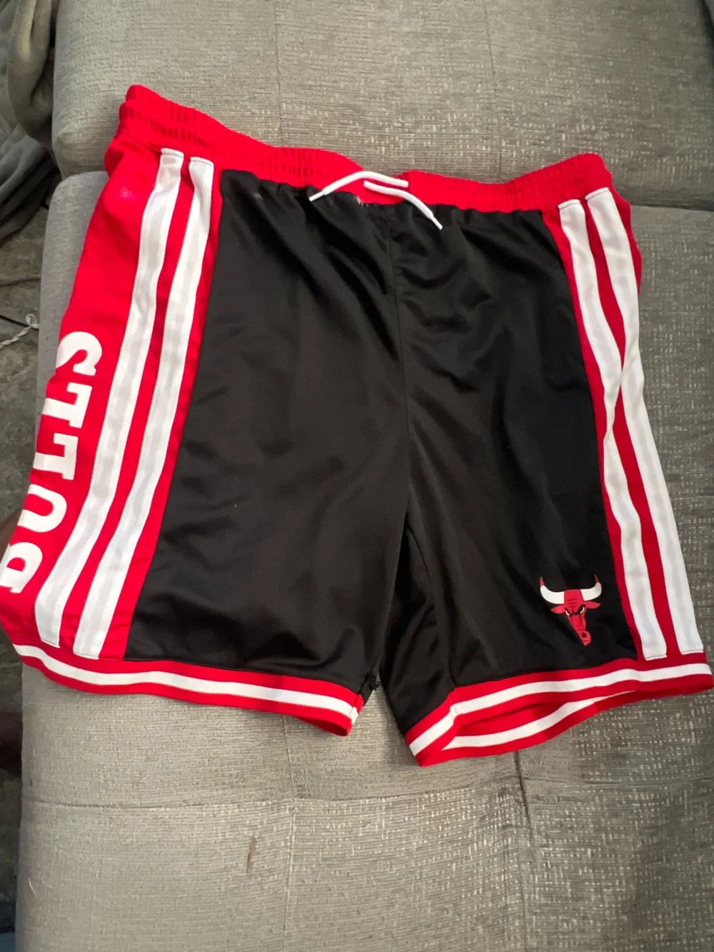 NBA Chicago bulls Black Athletic Shorts with Red and White Trim. K33